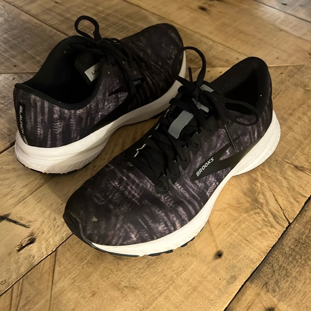 Brooks Women’s Launch Running Shoe Womens 8